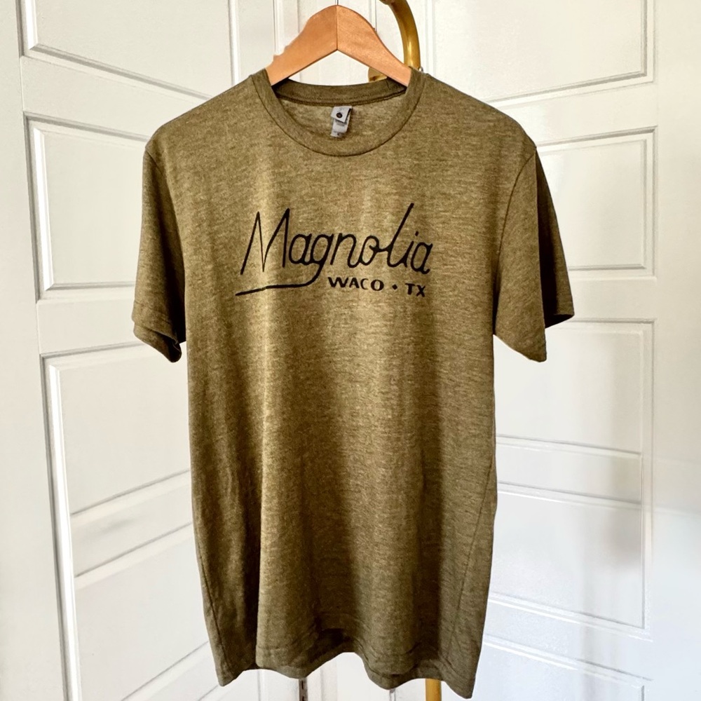 Women's Vintage Vibe Short Sleeve Tee in Military Green Unisex Size M Retro Soft